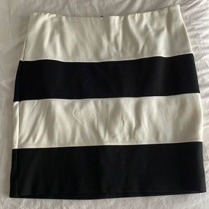 LOFT size M black and white skirt